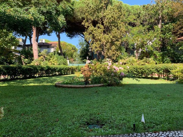 casa indipendente in vendita a Riccione