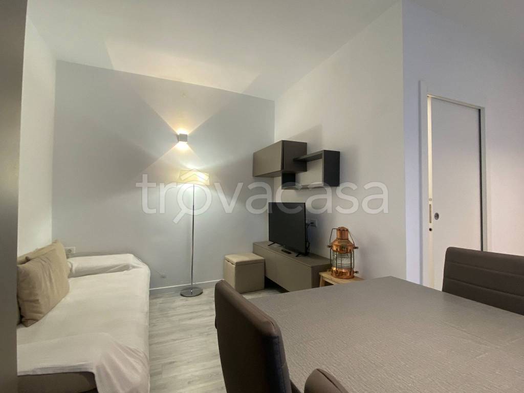 appartamento in vendita a Riccione in zona Alba