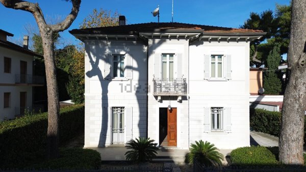 casa indipendente in vendita a Riccione