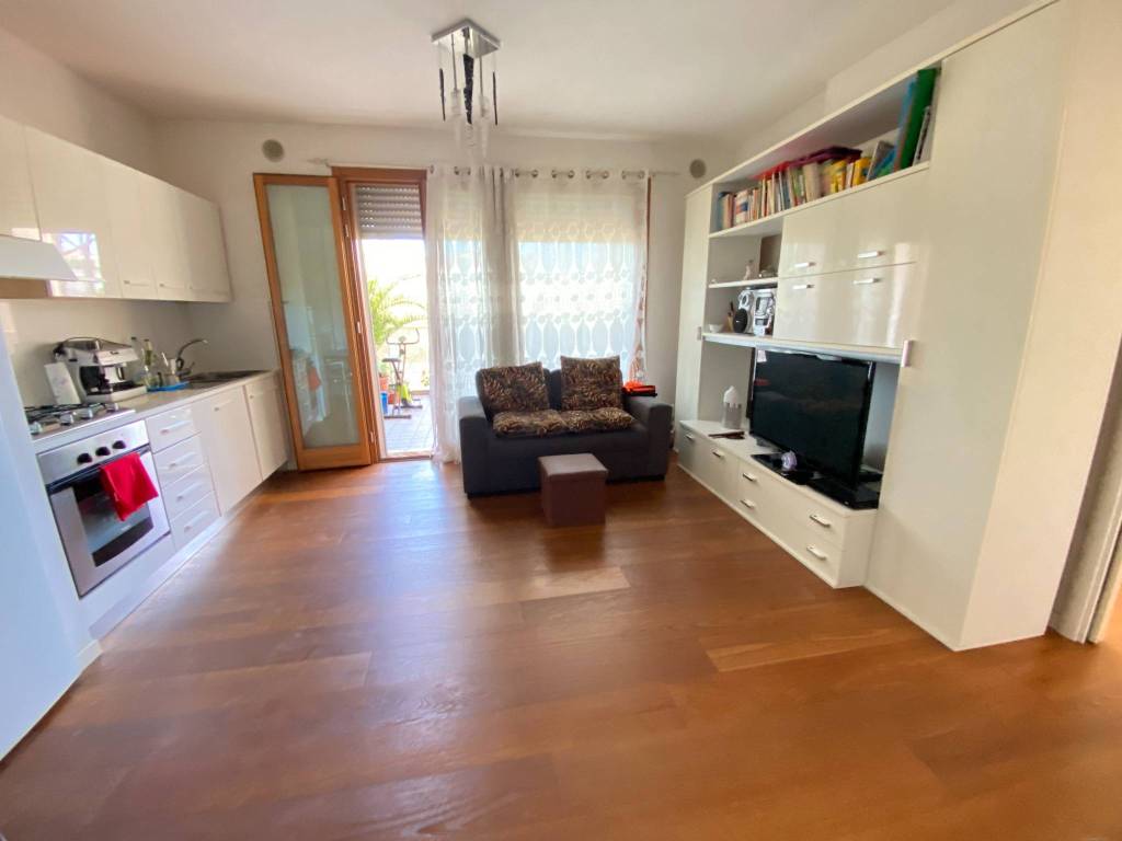 appartamento in vendita a Riccione in zona Marano