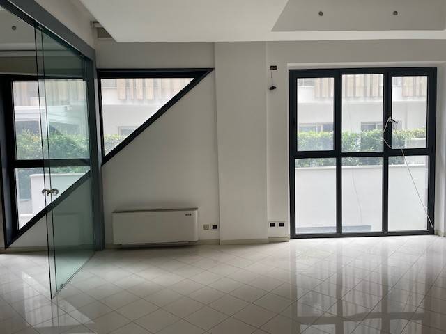 ufficio in vendita a Riccione in zona Centro Storico