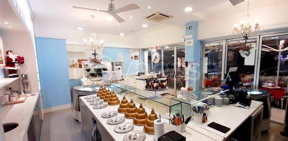 negozio in vendita a Riccione in zona Centro Storico