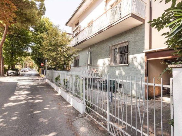 appartamento in vendita a Riccione in zona Alba