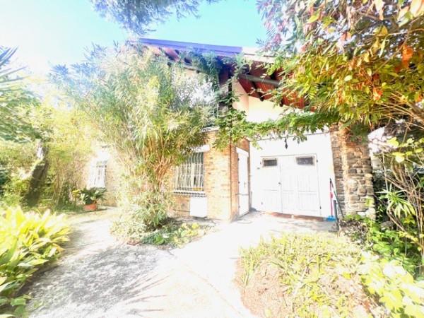 casa indipendente in vendita a Riccione in zona Centro Storico