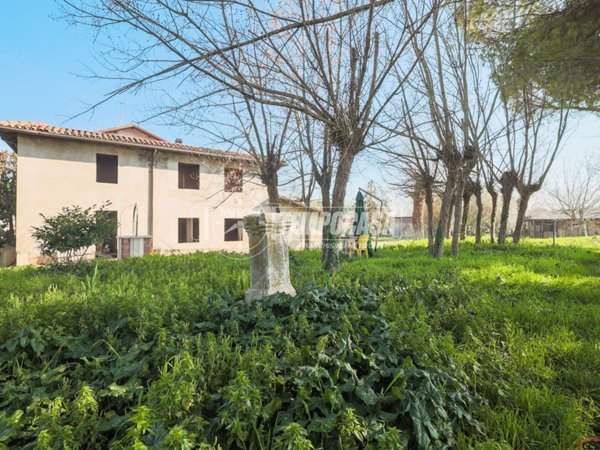 casa indipendente in vendita a Riccione in zona San Lorenzo