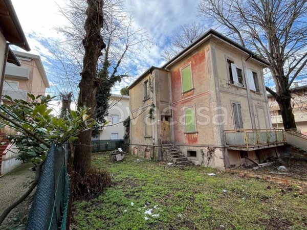 casa indipendente in vendita a Riccione in zona Alba