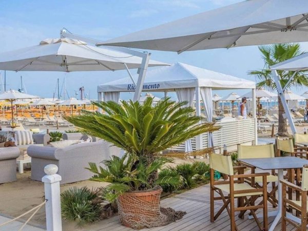 intera palazzina in vendita a Riccione