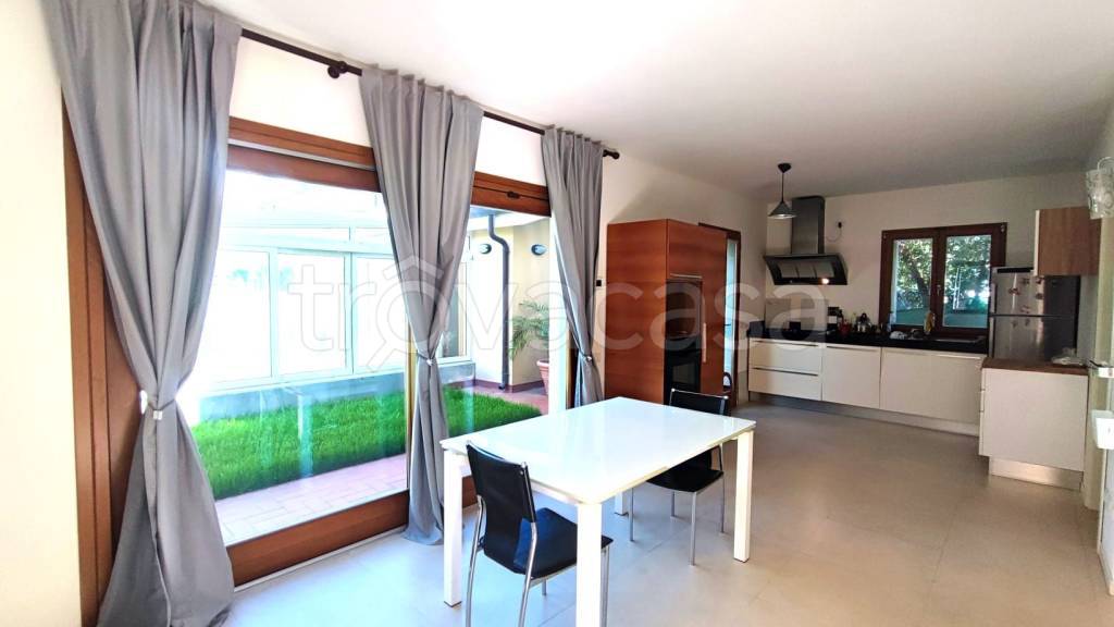 appartamento in vendita a Riccione in zona Alba