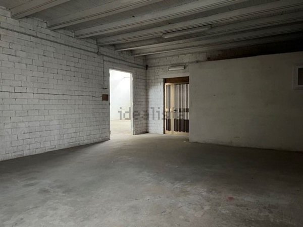 capannone in vendita a Riccione