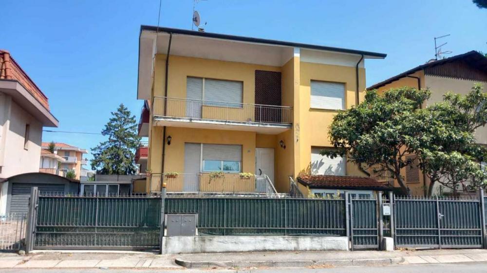 casa indipendente in vendita a Riccione