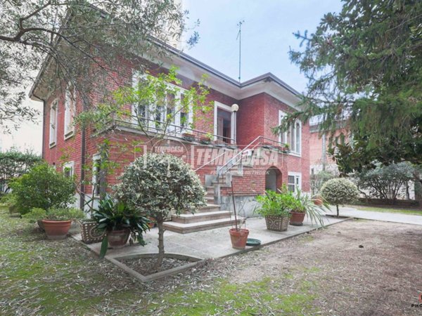 casa indipendente in vendita a Riccione in zona Centro Storico