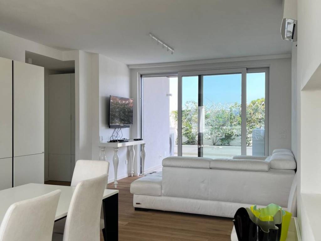 appartamento in vendita a Riccione in zona Marano