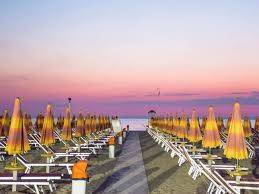 negozio in vendita a Riccione in zona Marano