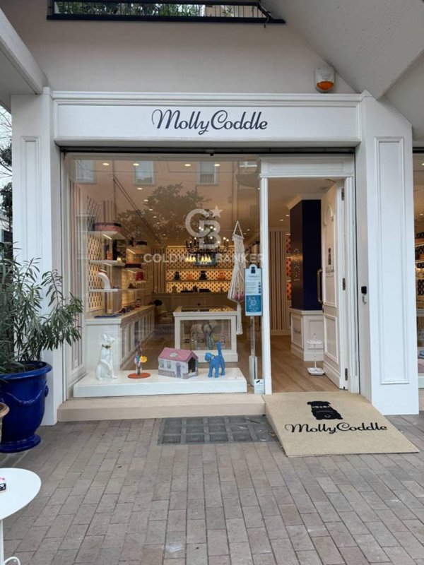 negozio in vendita a Riccione in zona Centro Storico