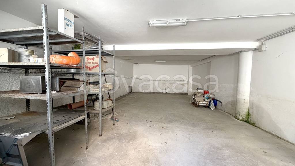 locale commerciale in vendita a Riccione