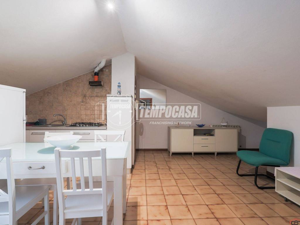 locale commerciale in vendita a Riccione