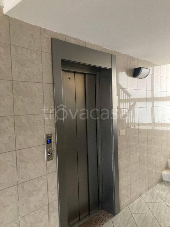 locale di sgombero in vendita a Riccione