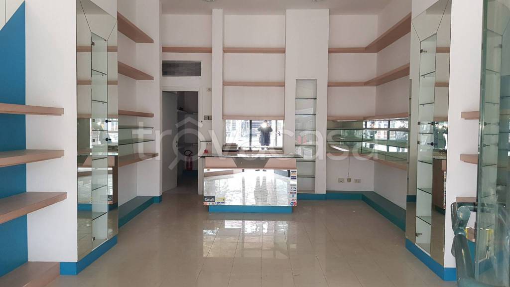negozio in vendita a Riccione