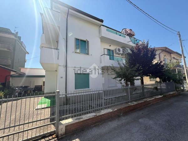 appartamento in vendita a Riccione in zona Alba
