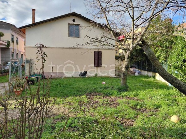 casa indipendente in vendita a Riccione in zona Centro Storico