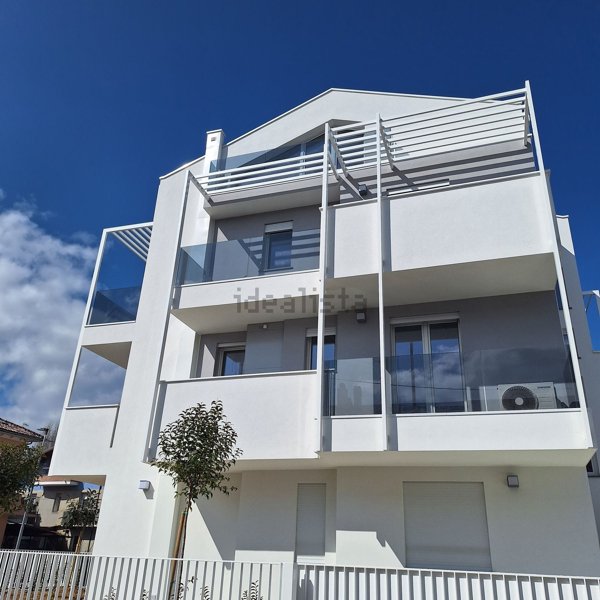 appartamento in vendita a Riccione in zona Alba