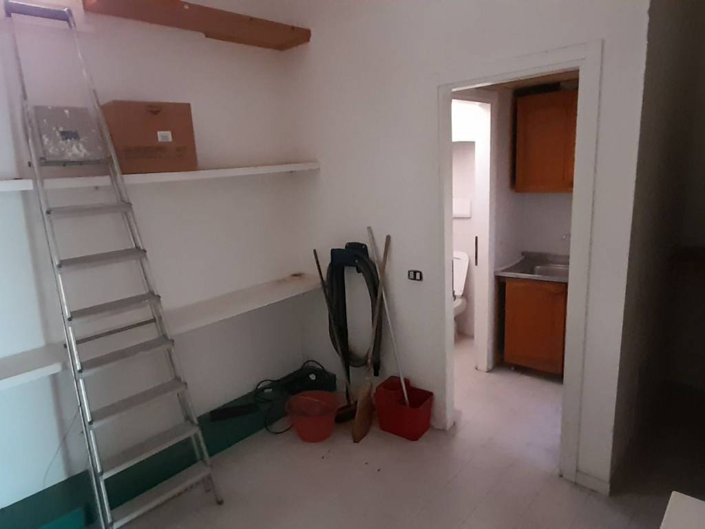 negozio in vendita a Riccione