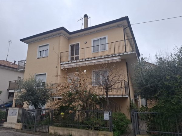 appartamento in vendita a Riccione in zona Centro Storico