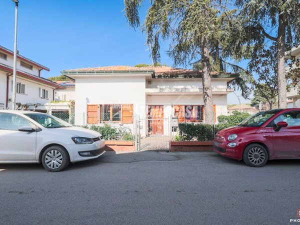 casa indipendente in vendita a Riccione