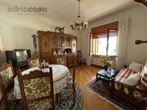 casa indipendente in vendita a Riccione