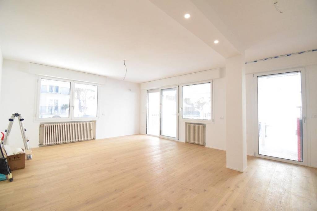 appartamento in vendita a Riccione in zona Alba