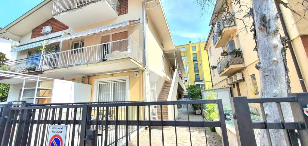 appartamento in vendita a Riccione in zona Alba