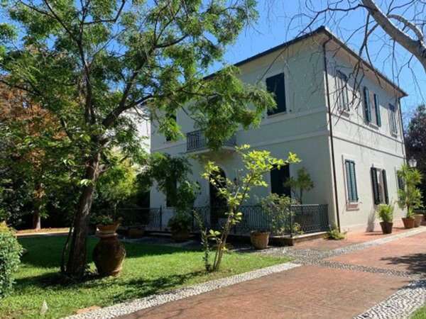 casa indipendente in vendita a Riccione