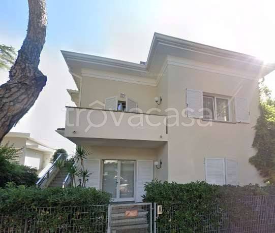 casa indipendente in vendita a Riccione