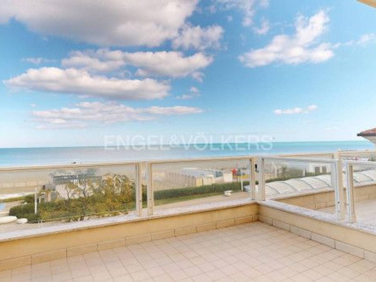 casa indipendente in vendita a Riccione in zona Alba