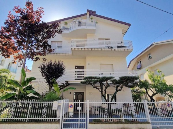 appartamento in vendita a Riccione in zona Marano