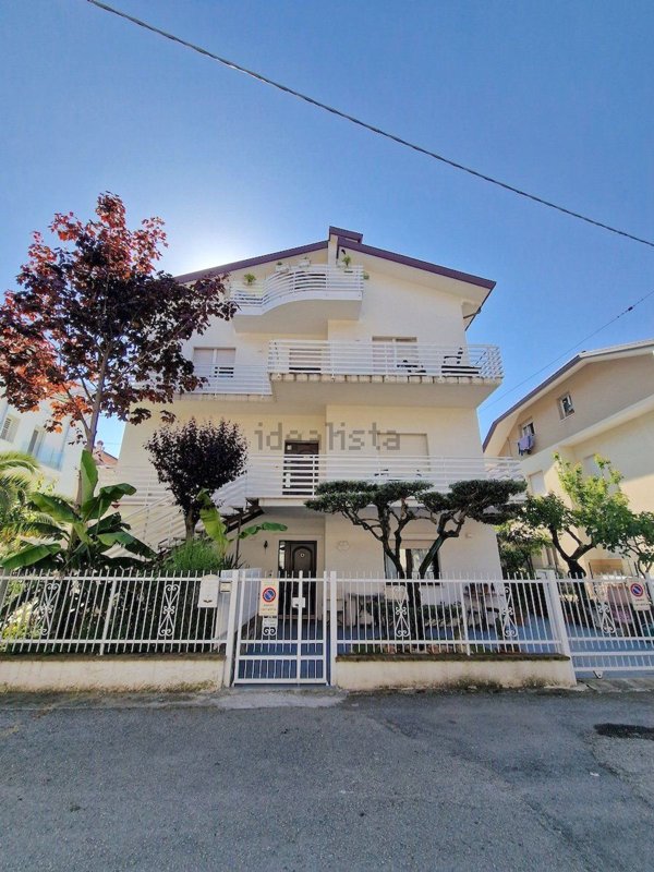 appartamento in vendita a Riccione in zona Alba