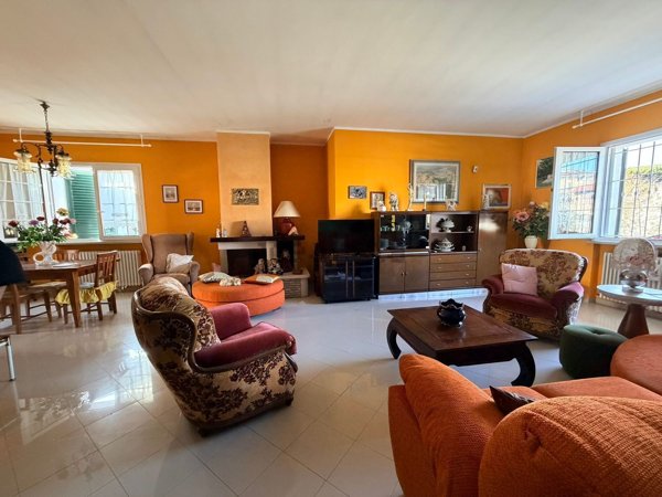 casa indipendente in vendita a Riccione