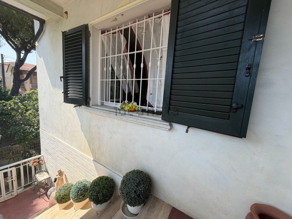 casa indipendente in vendita a Riccione in zona Alba