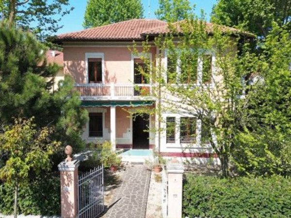 casa indipendente in vendita a Riccione