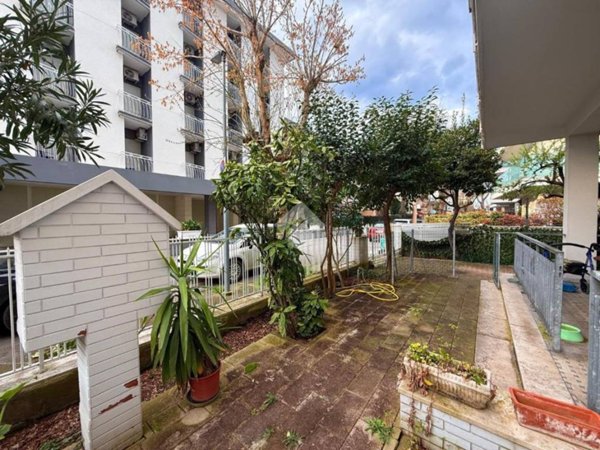 appartamento in vendita a Riccione in zona Marano