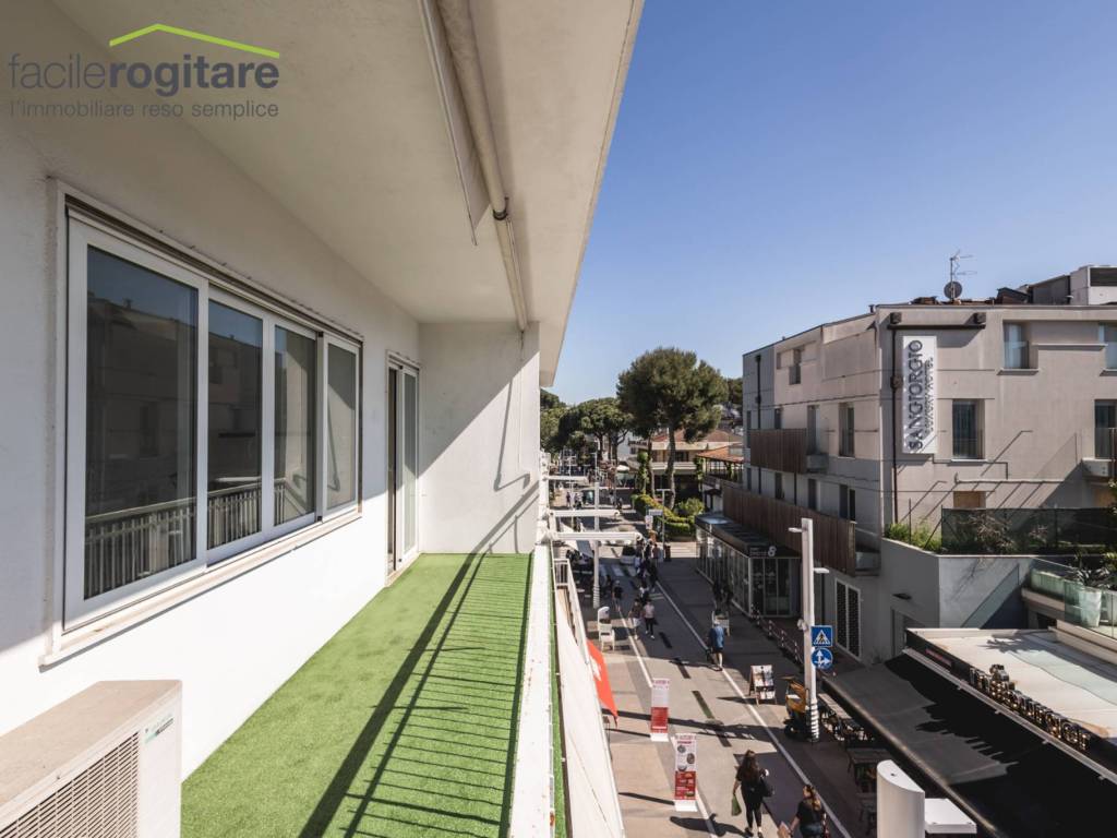 appartamento in vendita a Riccione in zona Alba