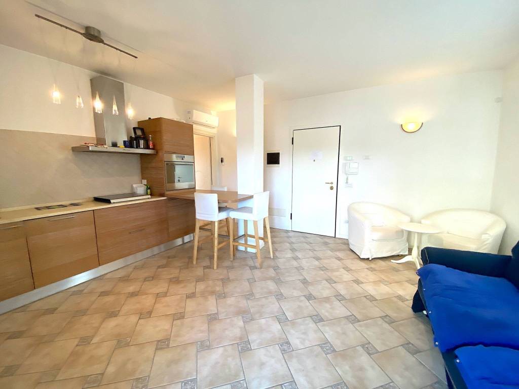 appartamento in vendita a Riccione in zona Alba