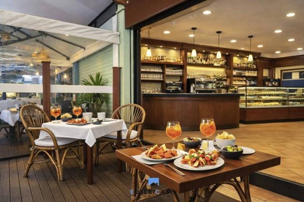 negozio in vendita a Riccione