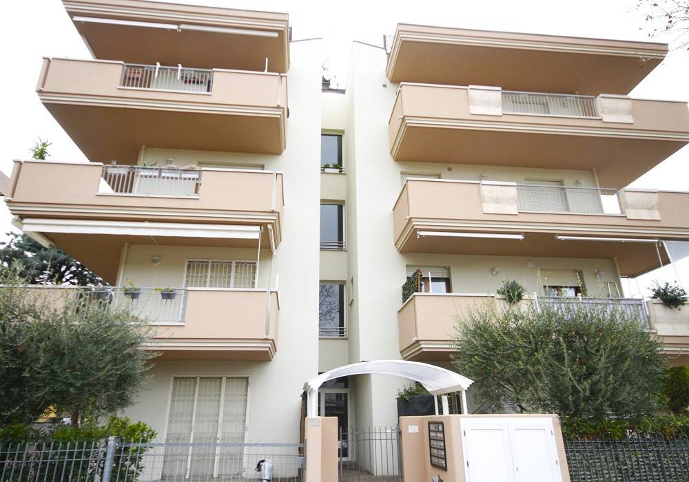 appartamento in vendita a Riccione in zona Alba