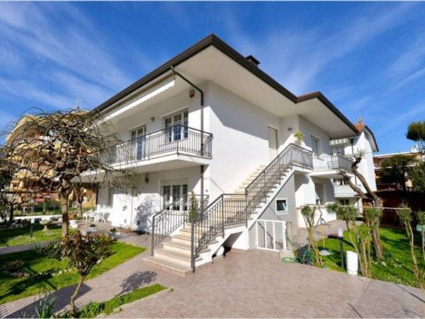 casa indipendente in vendita a Riccione