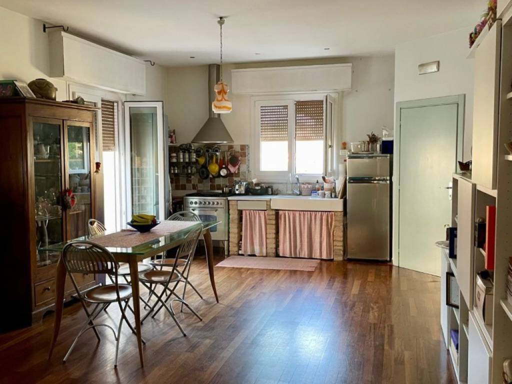 appartamento in vendita a Riccione in zona Alba