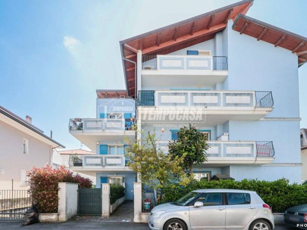 appartamento in vendita a Riccione in zona Marano