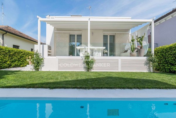 casa indipendente in vendita a Riccione in zona San Lorenzo