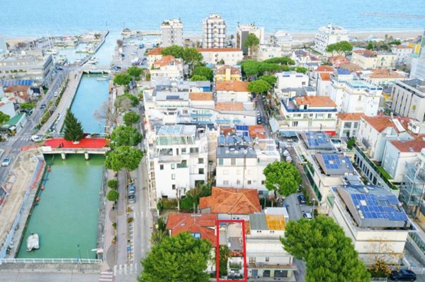 casa indipendente in vendita a Riccione in zona Centro Storico