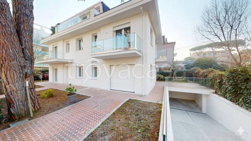 casa indipendente in vendita a Riccione in zona Alba